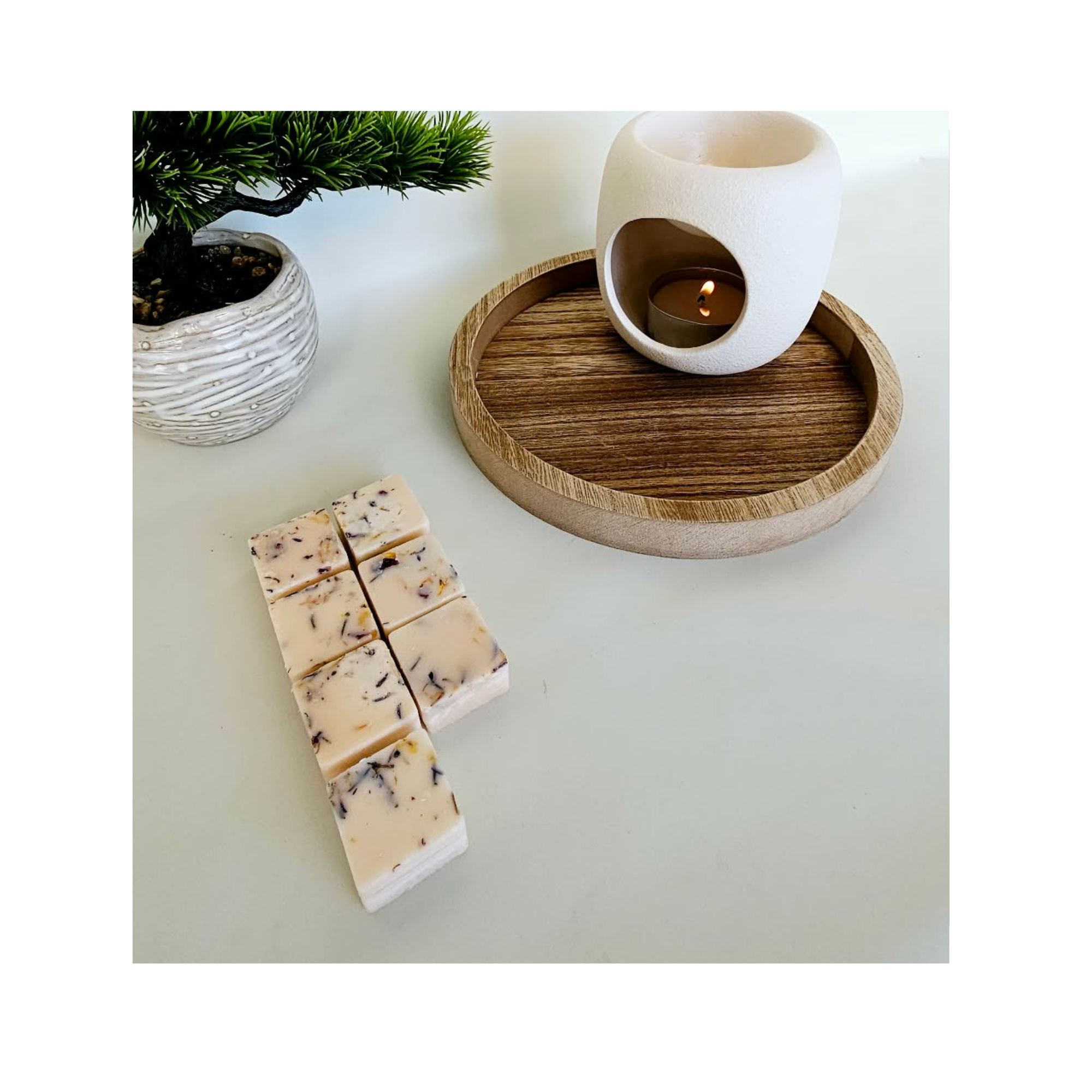 Velvet Bloom Aroma Cubes | Black Iris & Musk